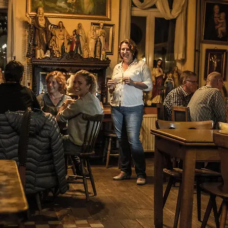 Couette-café A Gen Kirk