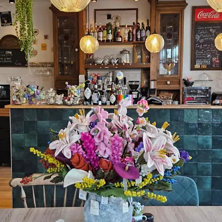 A Gen Kirk Bed & Breakfast