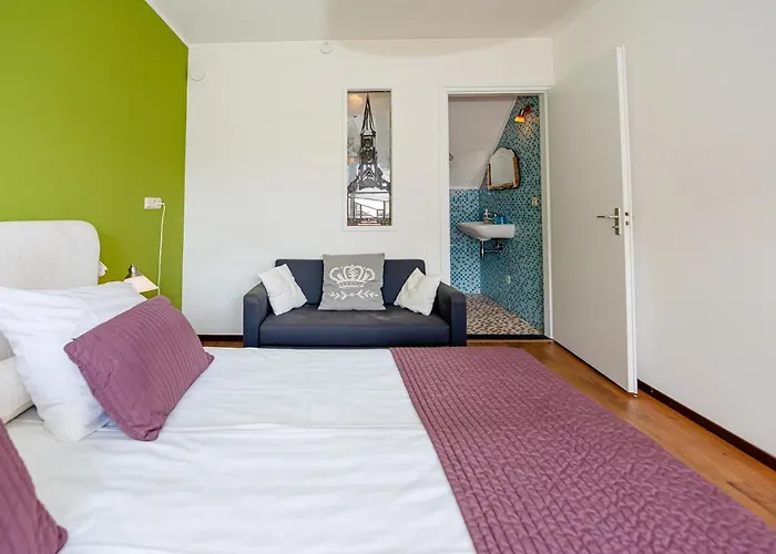 A Gen Kirk Bed & Breakfast